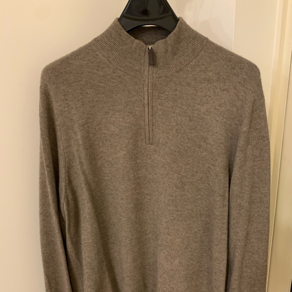 Tahari 100% cashmere sweater w/ zipper